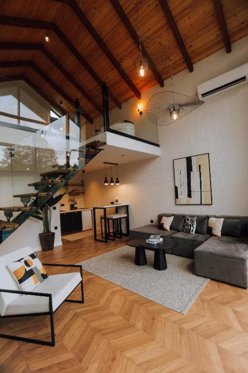Corner Roof Villa 103 — geniş açı iç mekân görünümü